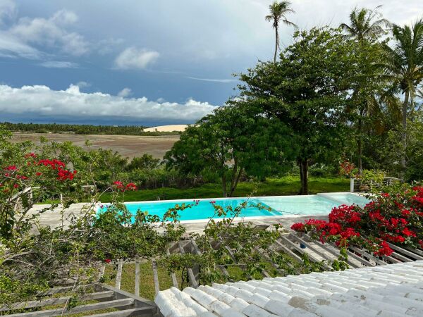 Imagem 4 de Casa frente ao lago, com piscina e localização privilegiada em Camocim